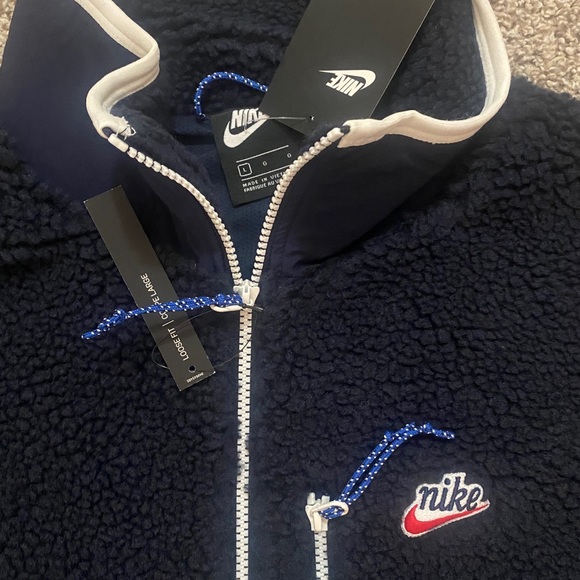 Nike Sportswear Winter Sherpa Fleece Vest - Picture 3 of 3